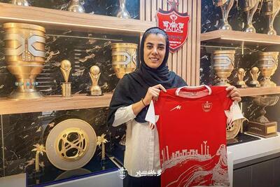  پاسخ تحقیرآمیز دروازه‌بان زنان پرسپولیس به شادی جنجالی گلزن استقلالی خاتون؛ «ریز می‌بینمت»! +عکس - پارس فوتبال