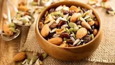  چگونه مصرف کنترل‌شده میوه خشک از بیماری‌های مزمن جلوگیری می‌کند؟