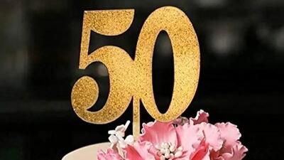  عکس ها / حال و هوای متفاوت بازیگران زن و مرد در جشن تولد 50 سالگی با کیک های مجلل و زیبا / بهاره رهنما، مهران مدیری و ...