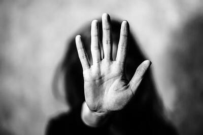  ۵ کار مهمی که قربانی تجاوز جنسی باید انجام دهد