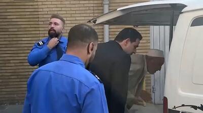  تصاویر پدر صابر کاظمی بر بالای پیکر پسرش