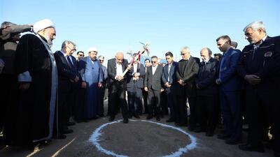  عملیات اجرایی مسکن کارگری زرندیه با حضور وزیر کار آغاز شد