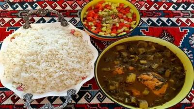  آموزش پخت خورشت کرفس سنتی در روستاهای ایران (فیلم)