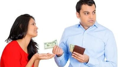  خصوصیات یک شوهر خسیس