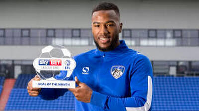  چرا استقلال یک بازیکن راگبی خریده است؟