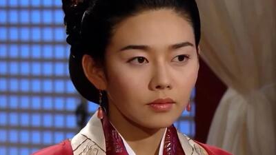  تاریخ داغ امروز چهره‌ها|عکس «سولان، زن تسو» در سریال جومونگ در حال تبلیغ محصولات آرایشی