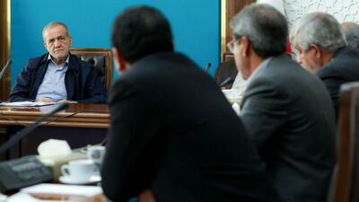  نماهنگ | رفتن، راه چاره نیست/ با تغییر نگاه می‌توانیم بمانیم و ایران را بسازیم