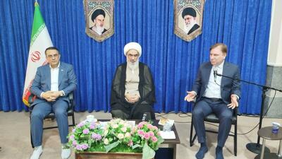  دیدار معاون رئیس‌جمهور با نماینده ولی‌فقیه در استان و امام‌جمعه بوشهر