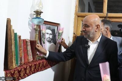  حضور وزیر کار در بیت تاریخی امام در خمین