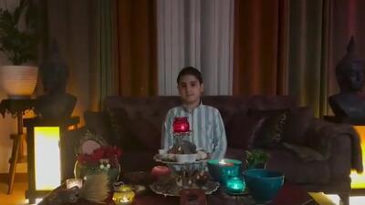  فیلم/ چشم اندازی به چیدمان منزل هندی سپیده خداوردی بازیگر سریال آوای باران با استخر روباز/ مجسمه های بودا، پیانو، کتابخونه، مبلمان راحتی چستر مدرن و...