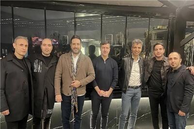  نصف شب زنگ زدن اقا کریم رو بیدار کردن /عادل حتی یه عذرخواهی نمیکنه