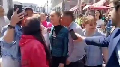  لحظات تعرض به خانم رئیس جمهور وسط خیابان!