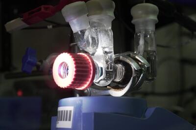  این برگ مصنوعی دی‌اکسید کربن را به محصولات مفید تبدیل می‌کند