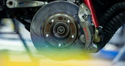  ۵ اشتباهی که برای محافظت از ترمزهای خودرو نباید انجام دهید