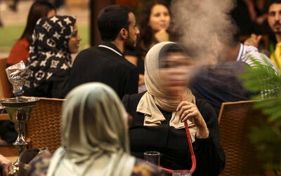  زنان، آمار مصرف قلیان را دو برابر کردند