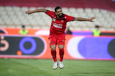  رقص معروف حسین کنعانی مقابل هواداران پرسپولیس