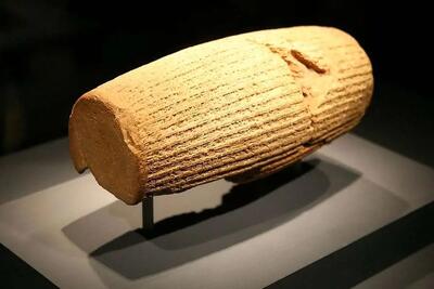  توضیحات احمدنیا در نقش محوری دولت چهاردهم در فرآیند ثبت جهانی منشور کوروش