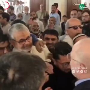  روبوسی‌های عجیب نمازگزاران پاکستانی با قالیباف + فیلم