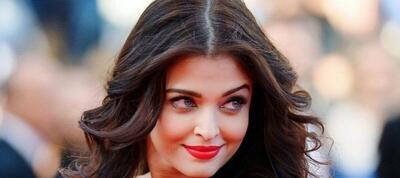  چهره زیبای آیشواریا رای با لباس جواهر دوز در یک مراسم+ عکس