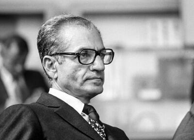  «محمدرضا پهلوی و فرح» در فرودگاه سمدن سوئیس؛ سال 1353