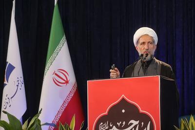  امام جمعه قزوین: قوی شدن و اقتدار تنها را مقابله استکبار است