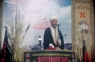  امام جمعه عنبرآباد: ملت ایران تا ابد مرهون شهدا است