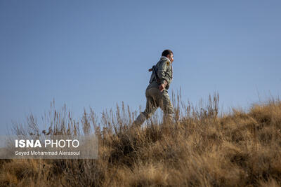  چه کسی مقابل محیطبان می‌ایستد؟