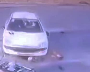  تصادف عجیب یه راننده زن با موتورسوار