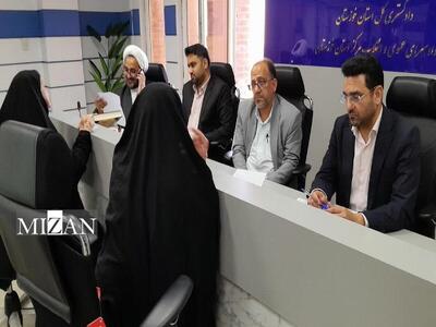  دادستان مرکز خوزستان با همراهی معاونین در دیدار مردمی به مشکلات قضایی ۵۰ شهروند رسیدگی کرد