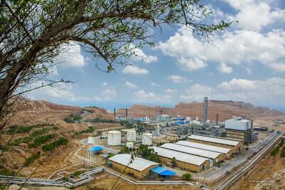  کلیپ پتروشیمی خارک به مناسبت سالروز افتتاح این شرکت / ۵۶ سال با اقتدار در دل آب‌های نیلگون خلیج‌فارس