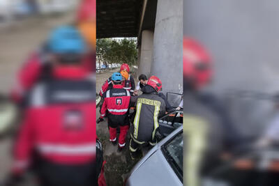  تصادف دو خودرو در مشهد ۳ مصدوم و یک محبوس بر جا گذاشت - پارس فوتبال
