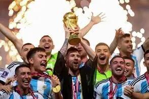  مسی از پیراهن قهرمان جهان رونمایی کرد