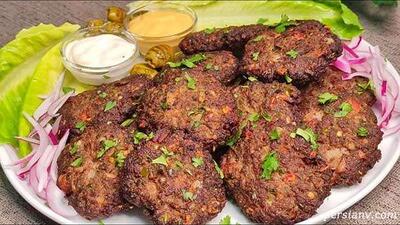  طرز تهیه چپلی کباب افغانستانی؛ دستور پخت آسان و خوشمزه با ادویه‌های اصیل و نکات حرفه‌ای آشپزی