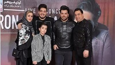  آواز احساسی؛ بابای آرون افشار ژن صدای خوبو بهش انتقال داده پدر و پسر خوندن سالن ترکید