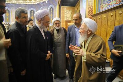  گزارش شفقنا از گردهمایی اساتید سطوح عالی و خارج حوزه علمیه قم؛ حضرت آیت الله جوادی آملی: حوزه با منطق و فلسفه غنی به نیازهای فکری جامعه پاسخ دهد/ آیت الله شب زنده دار: تغییر در متون درسی باید با دقت انجام شود/ توضیحات همتیان درباره نظام انتخاب آزاد استاد