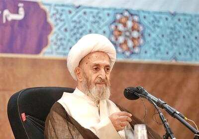  حضرت آیت الله سبحانی: اگر می‌خواهید در مردم نفوذ کنید، حداقل با قیافه‌ای باز و خوش‌رویی با آنان برخورد کنید/ وقتی مردم ببینند در عمل راستگو و وفادارید، خودبه‌خود جذب مکتب شما می‌شوند
