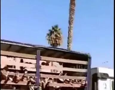  جابجایی دانش‌آموزان یک مدرسه در جهرم با کامیون + ویدئو