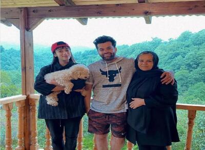  آواز احساسی/ای الهه ناز رضا بهرام اشک مردم رو تو کنسرت دراورداز بس که با تمام احساس خوند