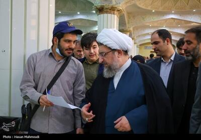  بازدید امام‌جمعه تبریز از میز خدمت مصلا؛ رسیدگی مستقیم به درخواست‌های مردمی - تسنیم