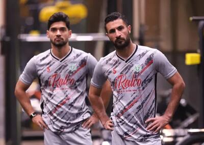  کاپیتان و 2 جوان دور از دسترس حسینی