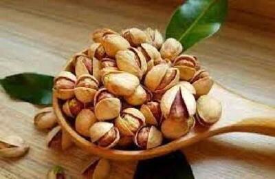  این افراد از خوردن پسته قبل از خواب بیشترین بهره را می‌برند / چرا مصرف پسته در شب مفید است؟ | فواید شگفت‌انگیز پسته برای سلامت قلب و مغز / پسته شبانه، راز سلامتی | افرادی که باید پسته را قبل از خواب مصرف کنند | نکات علمی و عملی