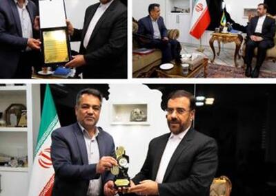 نشان سقای افتخاری؛ تجلیل از مسئولینی که پای آب فارس ایستاده اند/ اعطای نشان ویژه سقای افتخاری به استاندار فارس