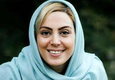  بازیگر سریال گاندو با لباس عروس در کنار دو فرزند خوانده‌اش