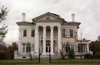  نگاه متفاوت یک عکاس به خانه‌های متروکه