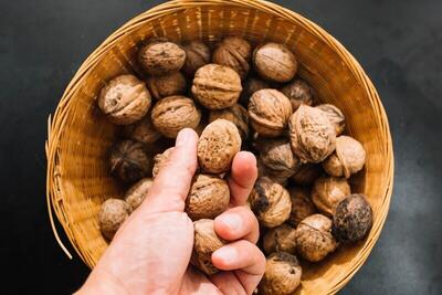 با گردو، سرفه رو سریع درمان میکنید