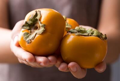  چه کسانی نباید خرمالو بخورند؟