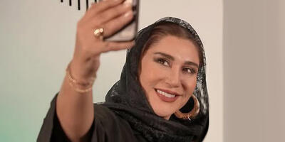  ترنچ‌کت خانم بازیگر در کنار شلوار چهارخانه؛ استایل جسورانه اما شلوغ نسیم ادبی! - چی بپوشم