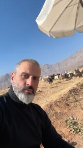 عکس/ سلفی جالب علیرام نورایی در یک لوکیشن خاص | اقتصاد24