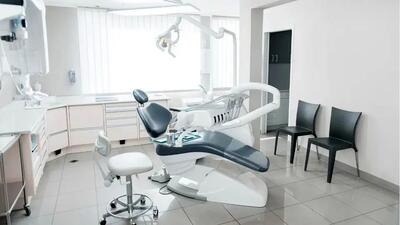  انتقاد از کوتاهی‌ها و نادیده گرفتن حقوق بیمار در درمان‌های دندانپزشکی زیبایی