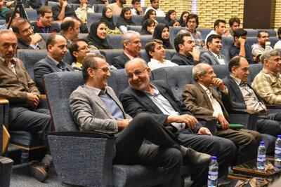  بنیاد نخبگان فارس با «جایزه شهید طاهری» از دانشجویان الکترونیک تقدیر کرد